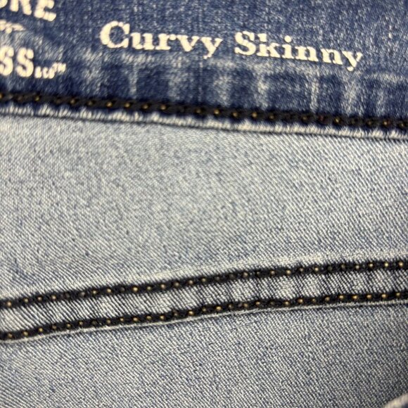 SIGNATURE by LEVI STRAUSS Curvy Skinny Jean Womens 27"W X34"L Light Wash Denim - Picture 8 of 9